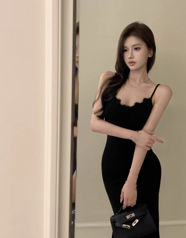 性感蕾絲吊帶連衣裙女秋冬季黑色內搭針織裙子小媽裙修身包臀長裙