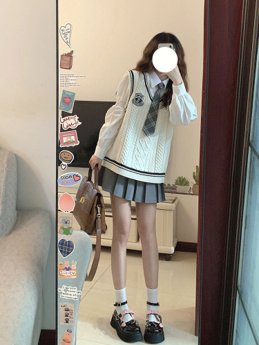 Spring and summer new fashion college style outfit JK uniform sweater vest shirt tie pleated skirt three-piece suit