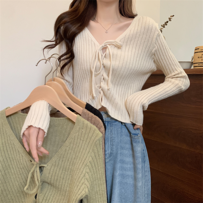 Real shot of autumn and winter new temperament and design V-neck lace-up cardigan slim and slimming thickened knitted sweater for women