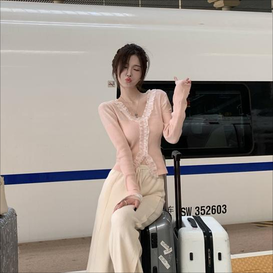 蕾絲邊簡約V領套頭上衣針織設計感秋季長袖修身毛針織衫女