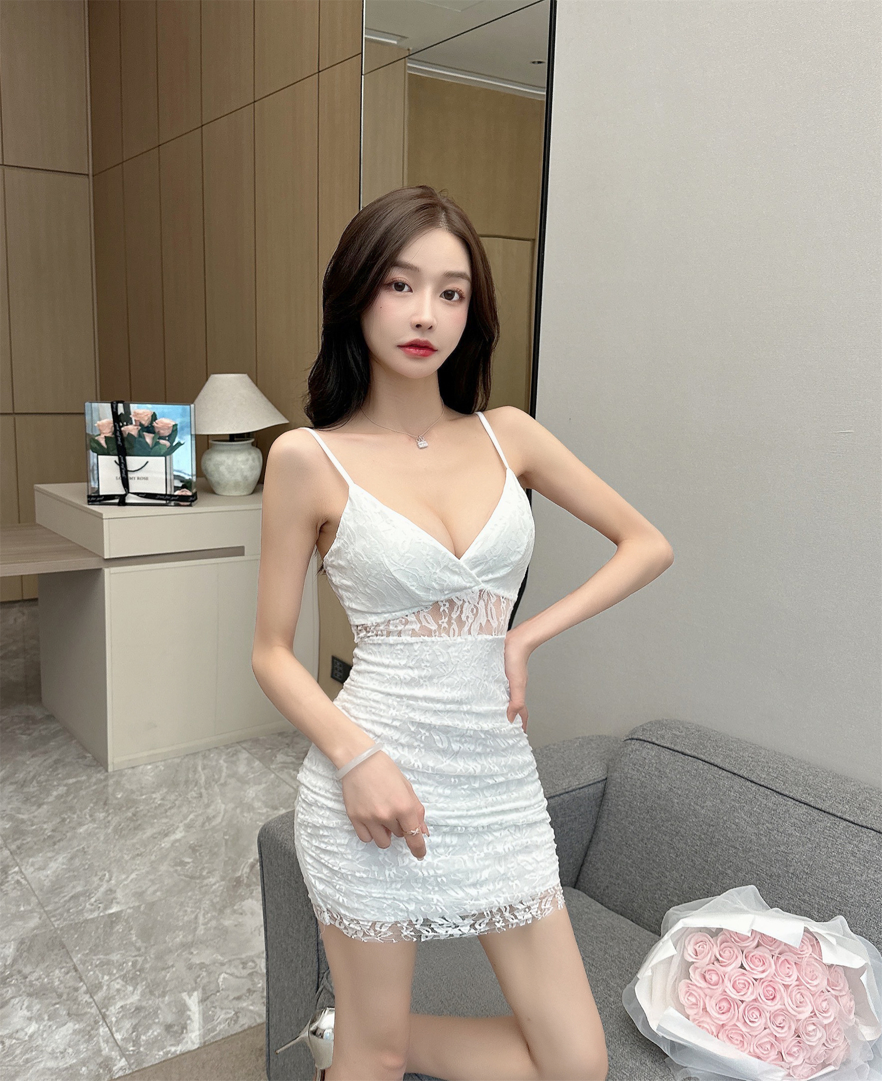 實拍吊帶裙內搭工作服女蕾絲透視V領低胸夜店裝性感連衣裙