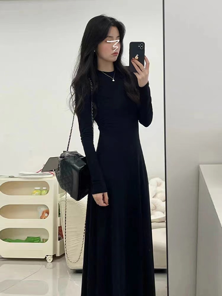 赫本風黑色長袖打底針織連衣裙子女秋冬法式氣質收腰修身內搭長裙