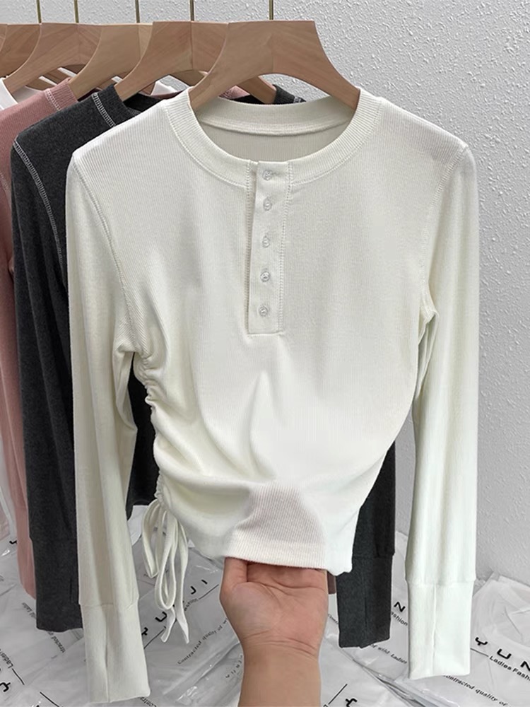 Long-sleeved t-shirt for women in autumn and winter, designed with finger sleeves, bottoming shirt, niche, unique and chic drawstring short top