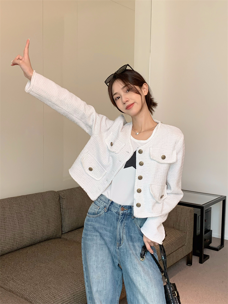 Actual shot of the new autumn and winter Korean style niche temperament and high-end small fragrance style long-sleeved short coat for women