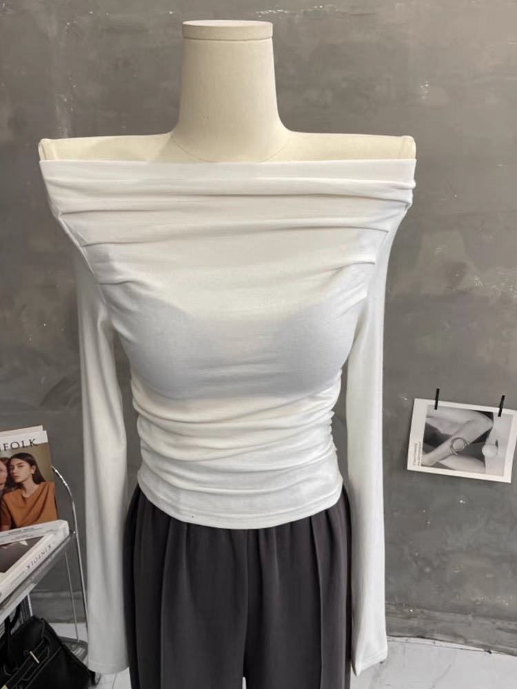 Niche design sense~Pure desire one-line collar slanted shoulder top long-sleeved T-shirt slim off-shoulder bottoming shirt early autumn 2024