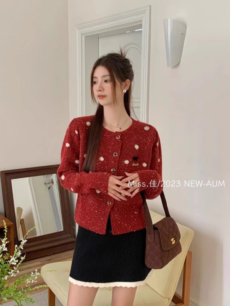 法式圓領短款毛衣女秋冬新款高級感單排扣紅色針織衫外搭開衫上衣