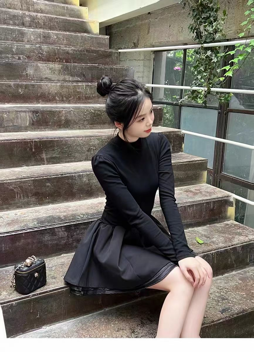 芭比姨千金小黑裙公主連衣裙女秋冬大衣內搭半高領針織裙蓬蓬裙
