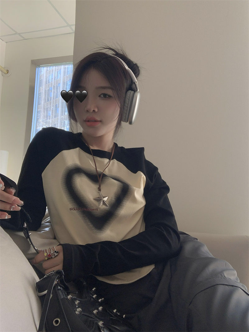 實拍ins簡約顯瘦撞色愛心印花甜辣少女長袖T恤