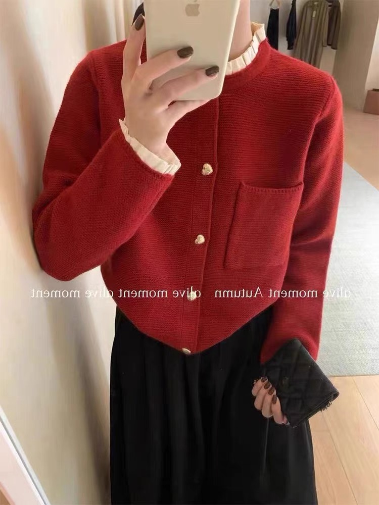 Xiaoxiangfeng knitted cardigan autumn and winter new style lazy loose top for women gentle wind soft waxy western style sweater short coat