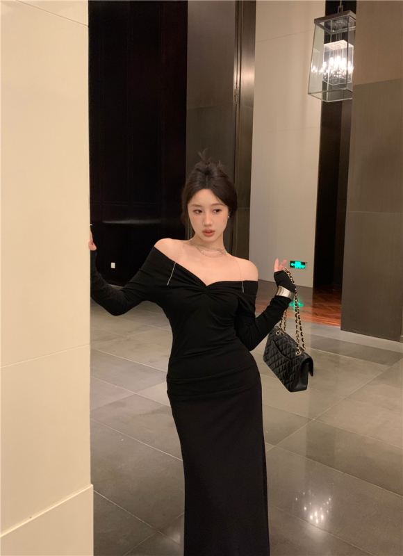 Real shot of sexy royal one-shoulder fishtail dress for women in winter, high-end black evening dress