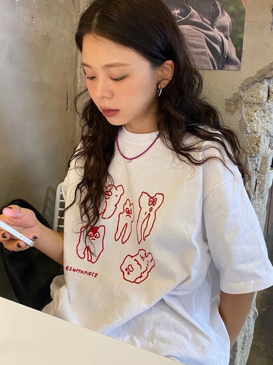 220克精梳緊密賽洛可愛卡通小牙齒印花短袖T恤