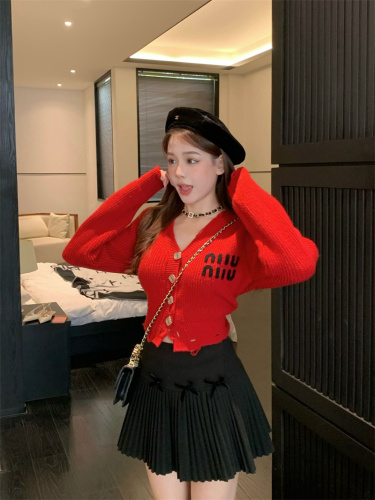 Actual shot of sweater women’s fashionable diamond button knitted cardigan French style short top + skirt set two-piece set