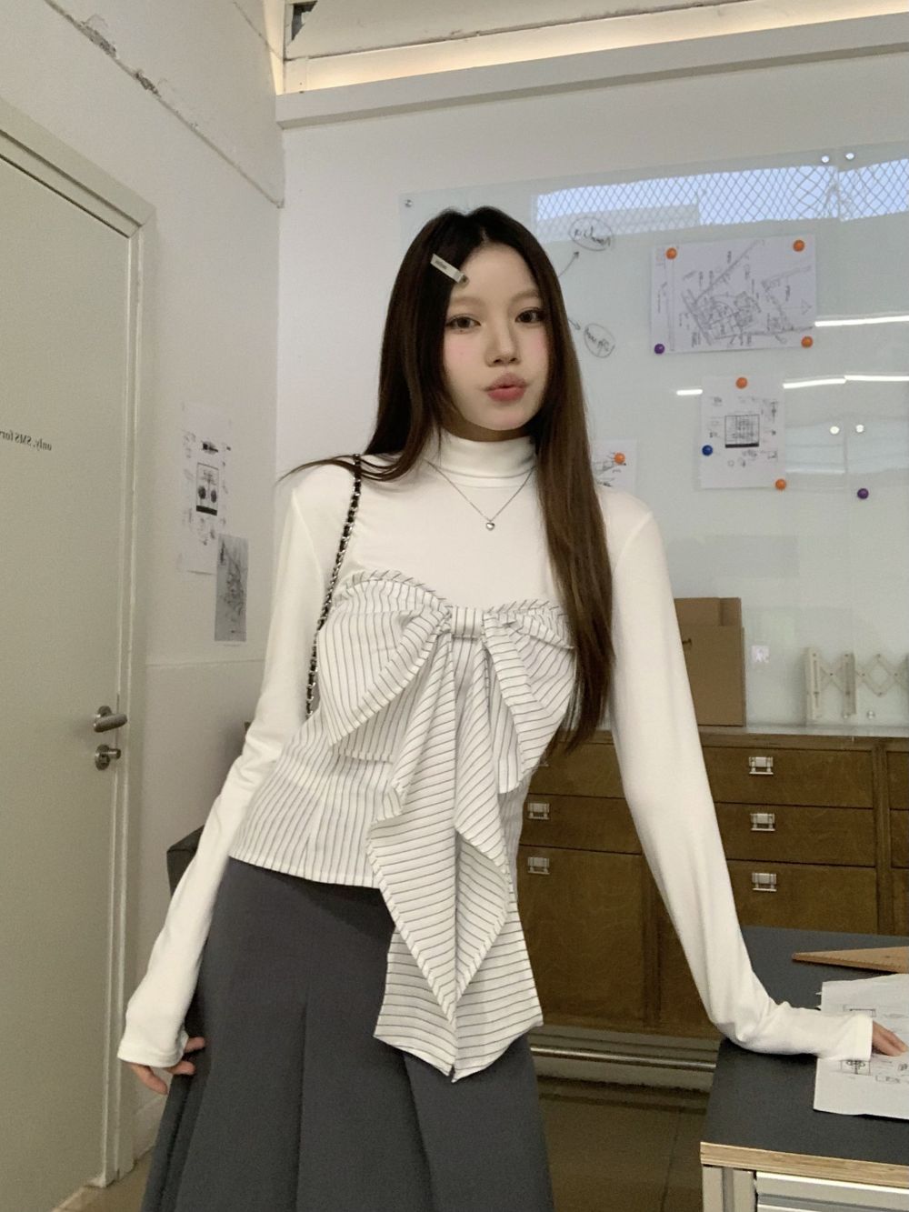 Actual shot of three-label white striped bow tube top layered top and bottoming inner suit