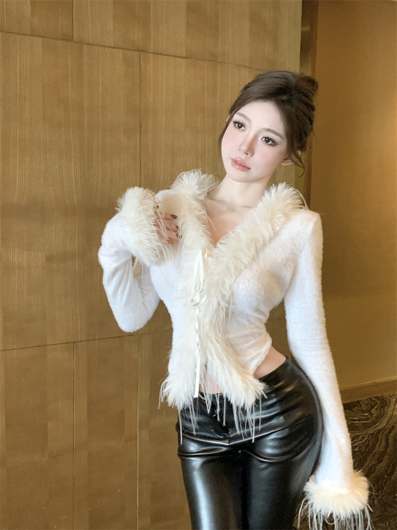 Actual shot of pure lust sexy furry edge cardigan with slim bottoming shirt and design strappy top T-shirt