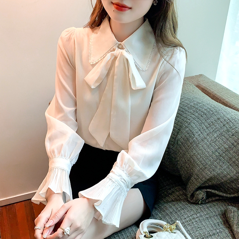 2024春季新款絲質褶皺感流光紗小眾甜美仙氣喇叭袖襯衫上衣女