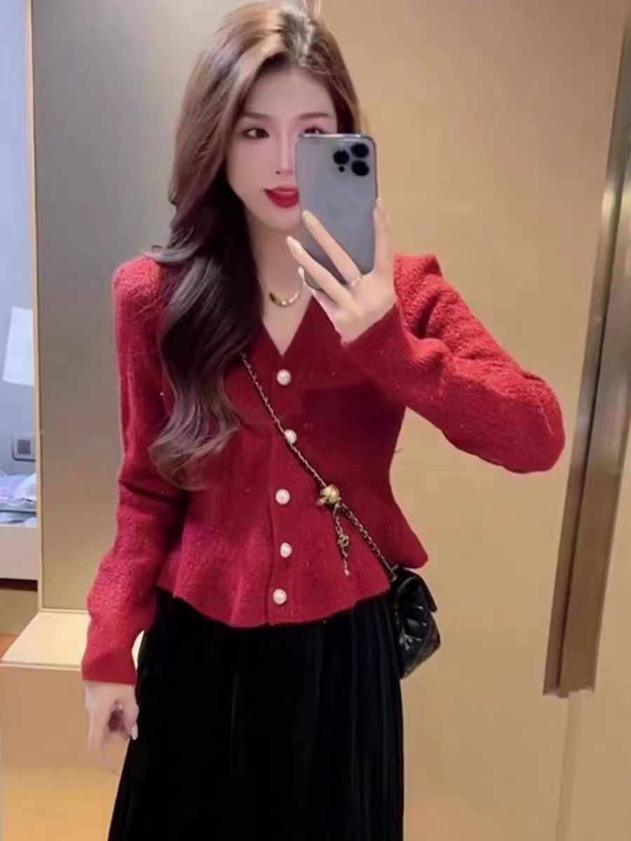 Ladylike temperament red v-neck sweater sweater for women 2024 New Year Autumn and Winter high-end slim short top