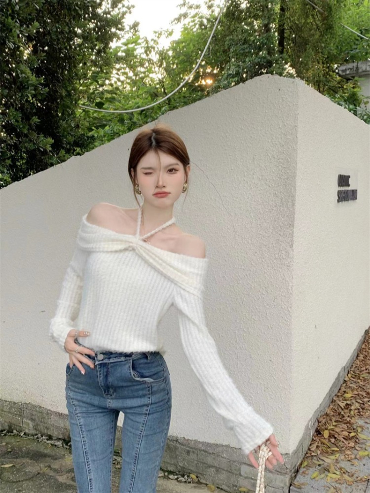 辣妹掛脖一字領露肩設計感毛衣女裝秋季小眾長袖純欲風上衣