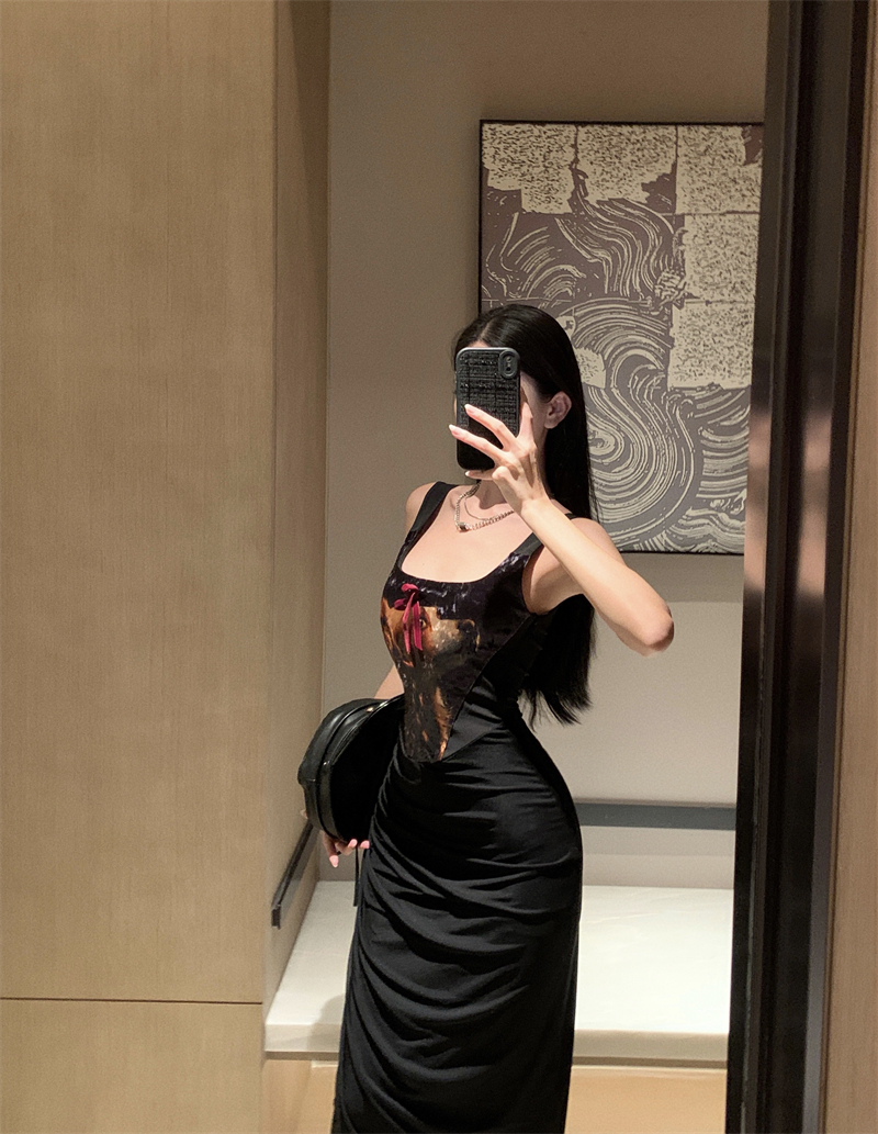實拍~2024絲絨印花小狗拼接復古方領褶皺網紗直筒背心連衣裙