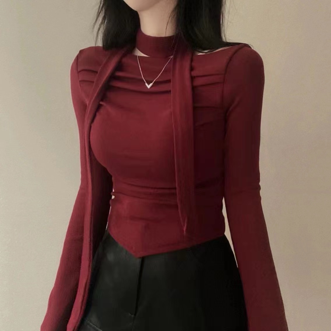 Spring 2024 new women's halterneck streamer hot girl American chic one-line collar slim long-sleeved T-shirt slim fit