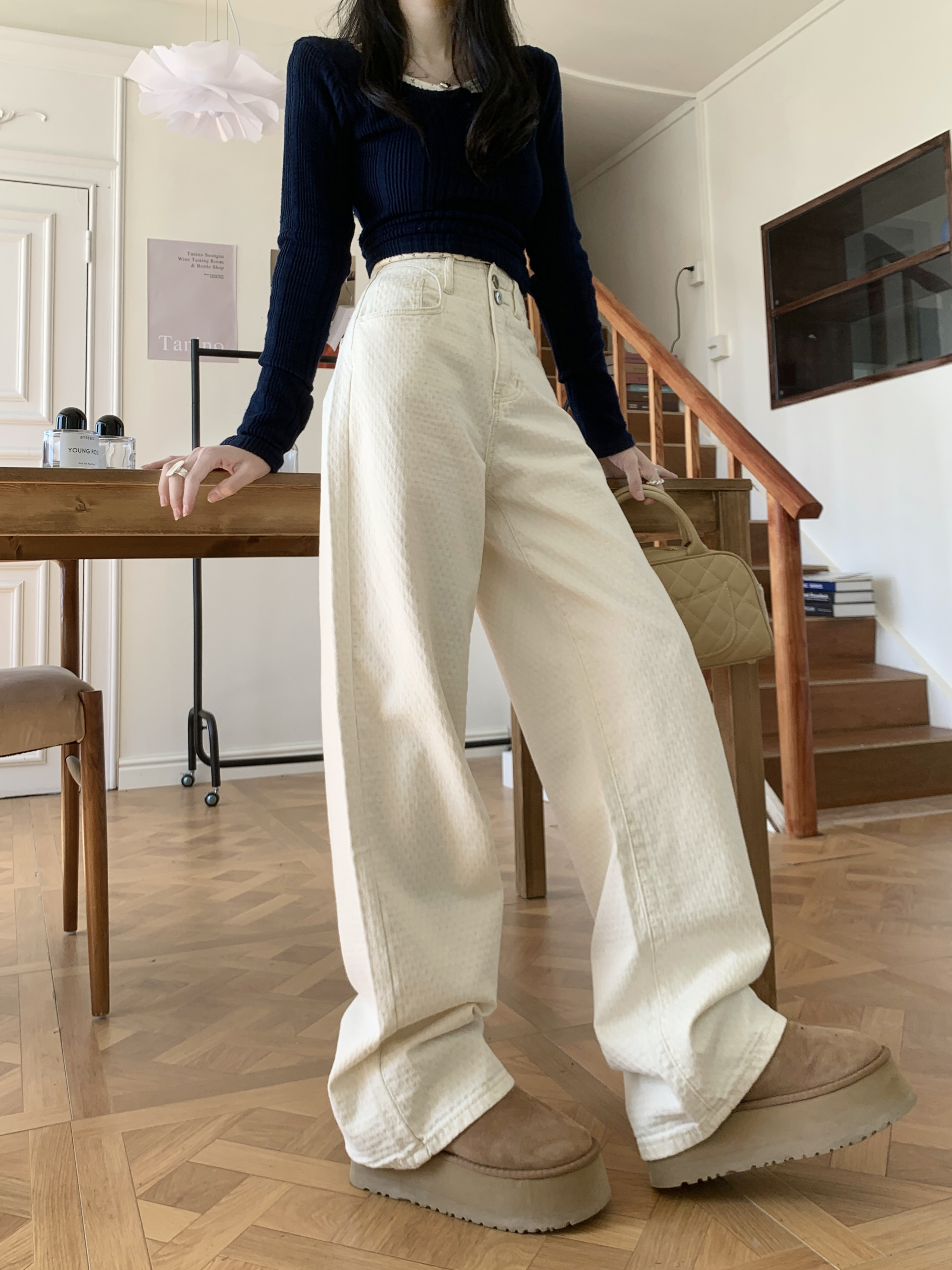 Real shot of diamond jacquard fabric high-waisted versatile design wide-leg straight jeans