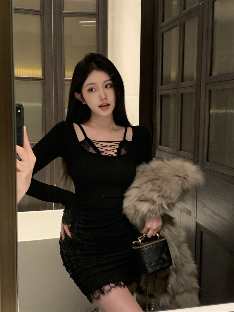 Real shot of sexy fake two-piece lace halterneck dress for women
