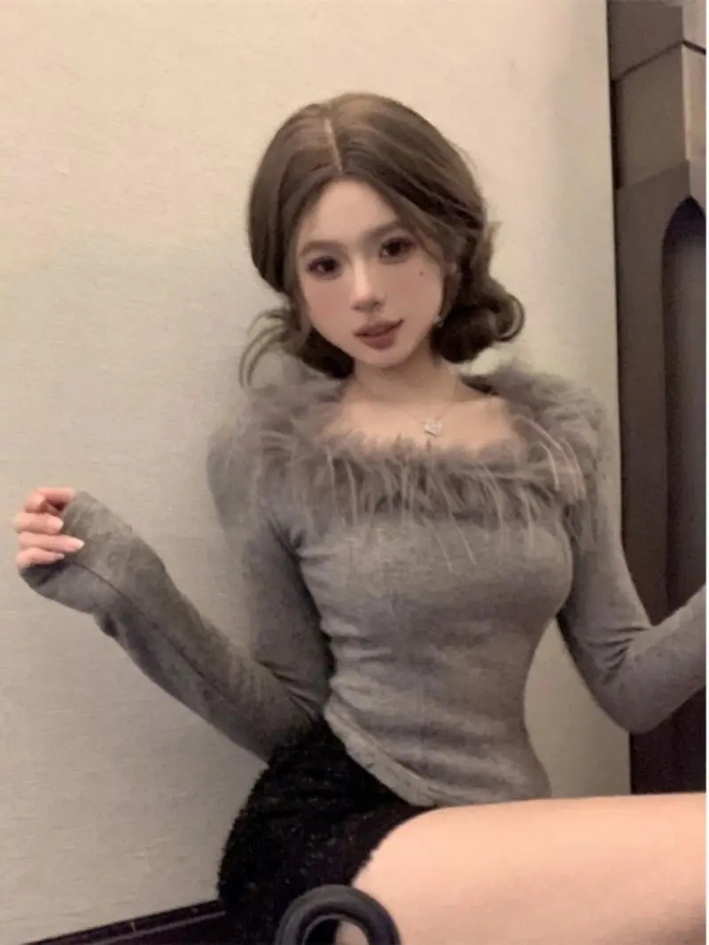Fur-edge low-necked long-sleeved T-shirt for women in autumn and winter. Slim-fitting and slim-fitting short pure lust hottie bottoming shirt.