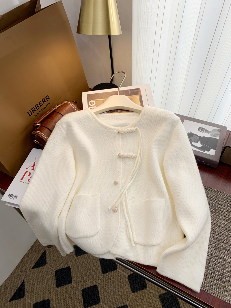 2024 Spring Sweater Women's Outerwear Lazy New Chinese Style Design Button Loose Soft Waxy Knit Sweater