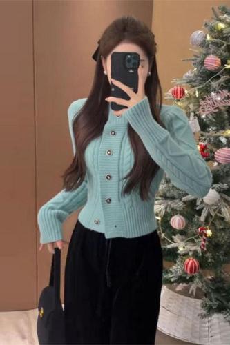 Small short sweater women's autumn and winter new thickened inner top knitted cardigan high-end