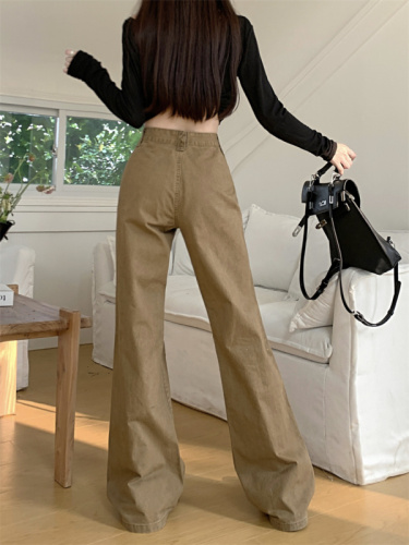 Actual shot of Maillard multi-pocket design high street slimming bootcut jeans for early spring and versatile overalls