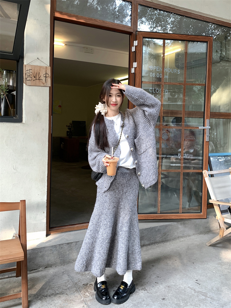 Actual shot of Korean style lazy style round neck knitted sweater cardigan jacket + A-line fishtail skirt suit