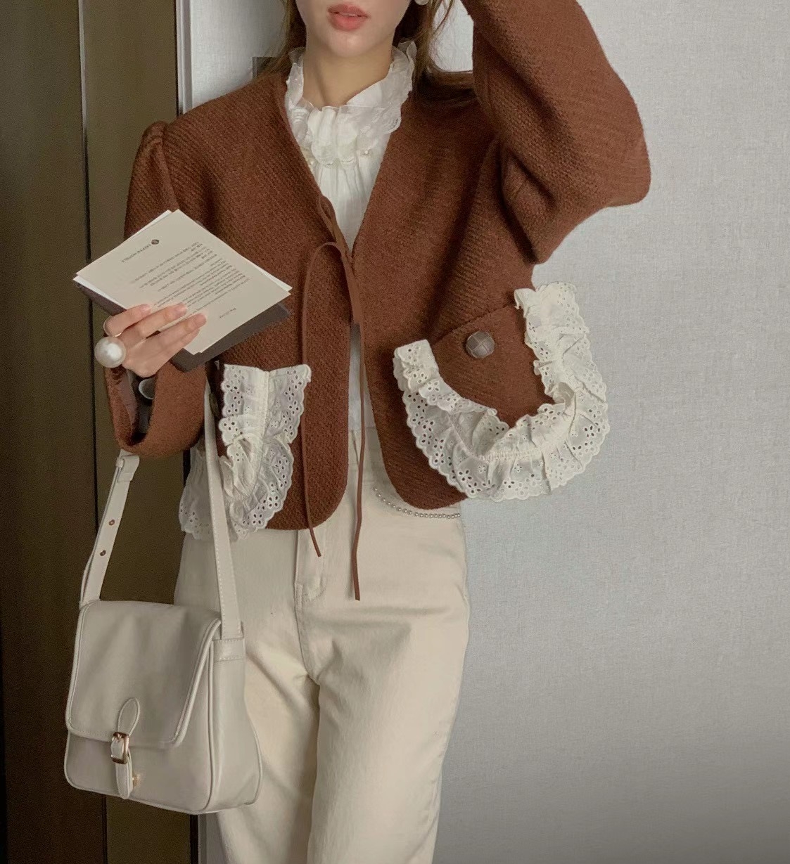 !  Korean ins French sweet little style lace short coat autumn and winter new top