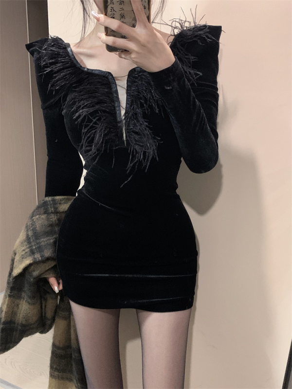 實拍  顯瘦修身毛毛拼接絲絨連衣裙