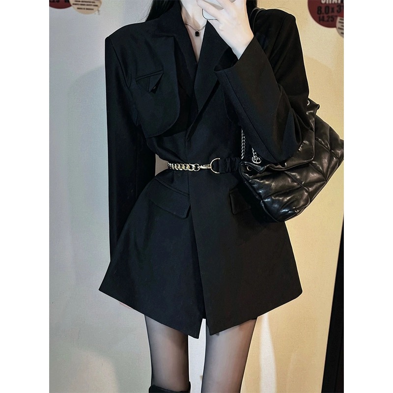 Powerful women's Hepburn little black dress for early spring wear, high-end waist-cinching French suit dress