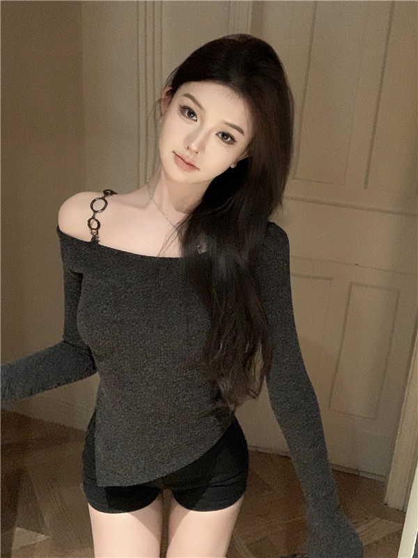 Real shot of hot girl with gray shoulder ring decoration short knitted top for women autumn and winter slim waist bottoming shirt
