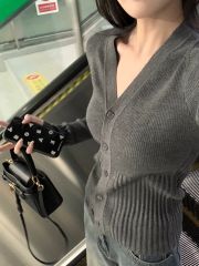 Official picture of Korean-style long-sleeved knitted cardigan for women in spring and autumn, cool style, high-end, chic and elegant top