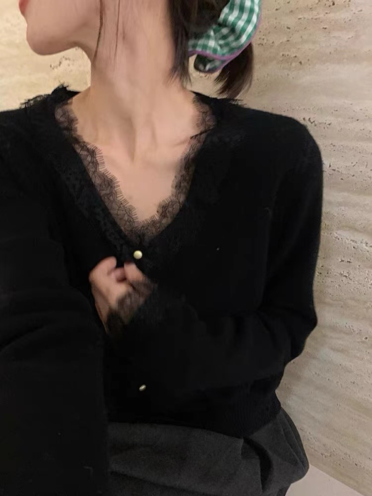 法式蕾絲V領針織打底衫女秋冬寬鬆氣質黑色羊毛毛衣內搭純欲上衣