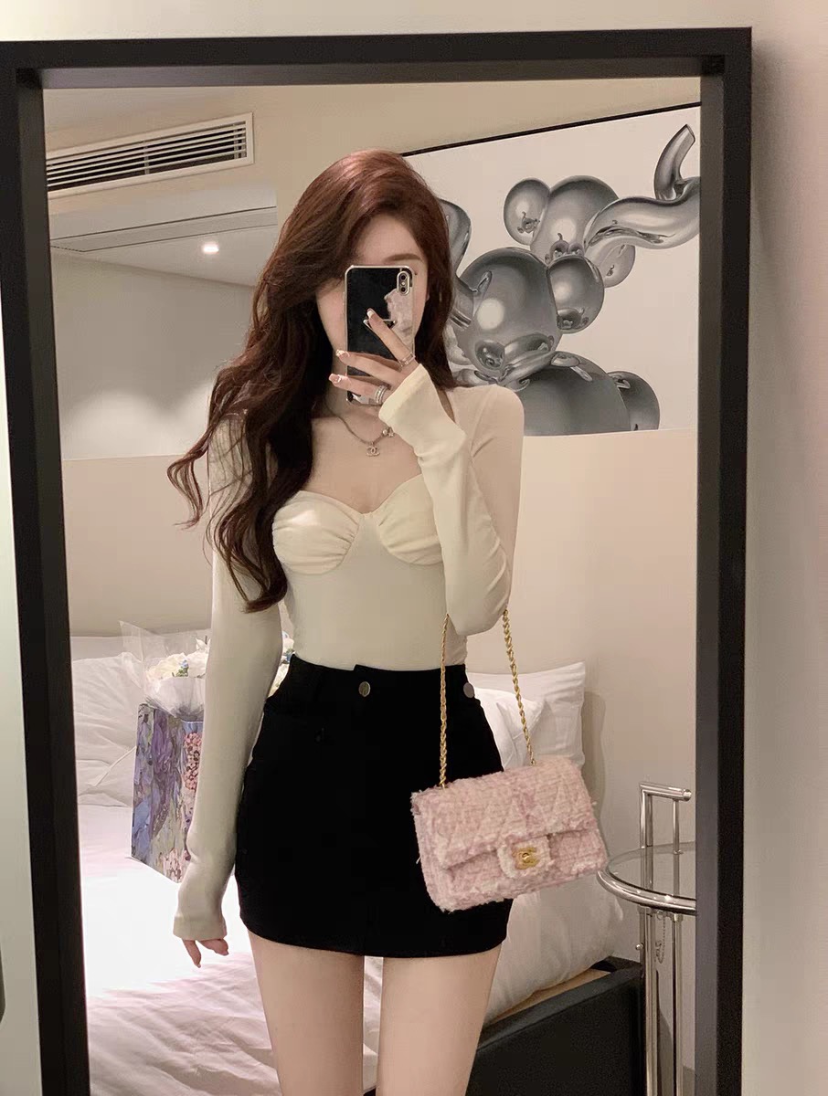 Spring and Autumn Halter Neck Pleated Padded Top Hot Girl Showing Breast Shape Fake Two-piece Hot Girl Long Sleeve