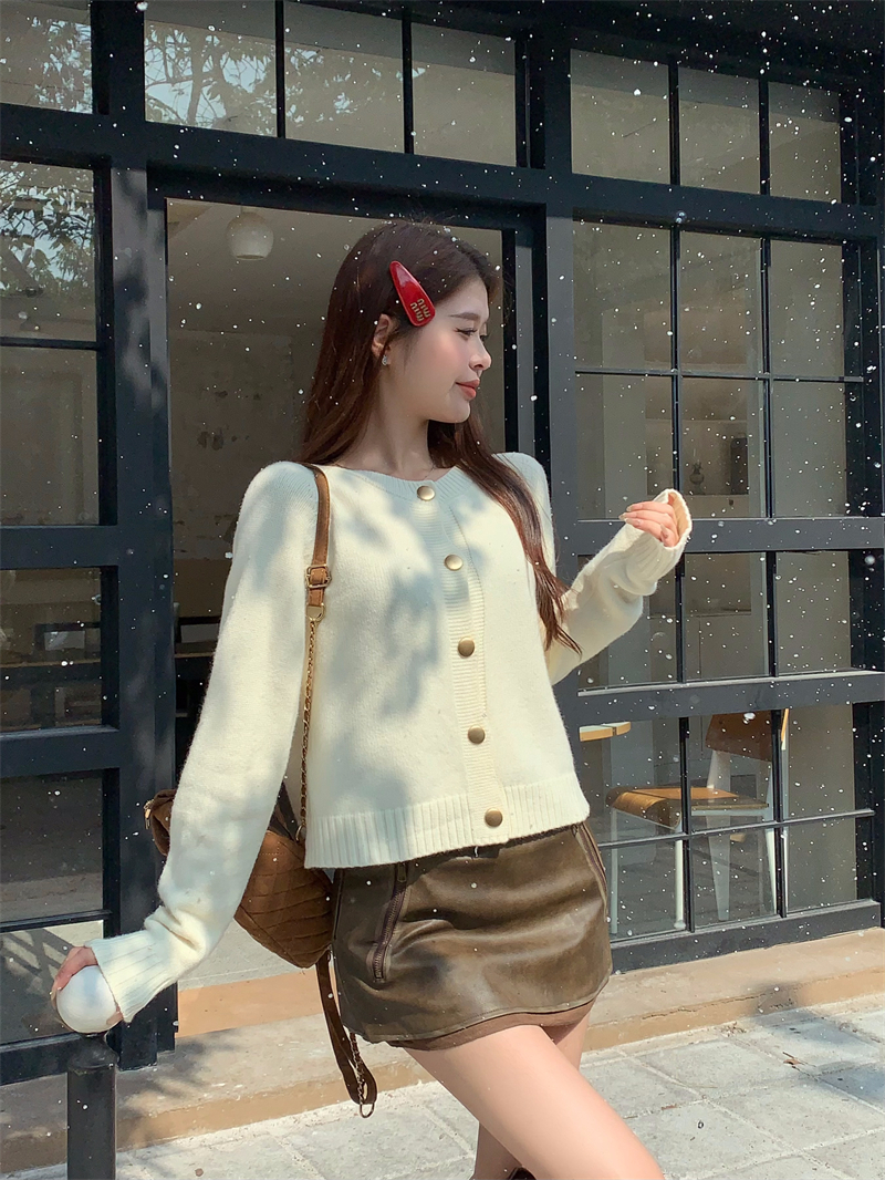 Actual shot of gentle style sweater jacket for women in winter loose casual sweater short cardigan top