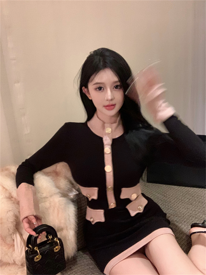 Actual shot of the new spring style small fragrant knitted sweet and spicy slim-fitting bottoming skirt