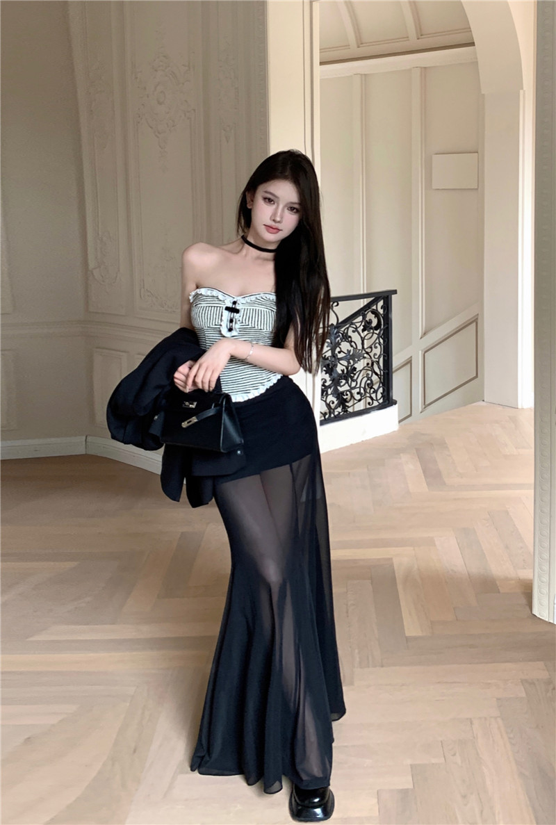 Real shot ~ Hot girl with striped ear-rimmed off-shoulder cotton inner tube top + fishtail long skirt with design and see-through skirt