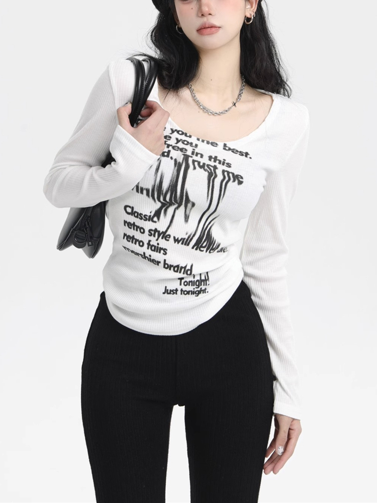 Zhenzhen is very lazy. New letter smudged hot girl slimming T-shirt women's casual low wide collar long-sleeved short top