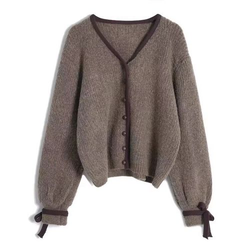 New autumn and winter design, lazy and loose V-neck sweater jacket, women's high-neck knitted dress two-piece set