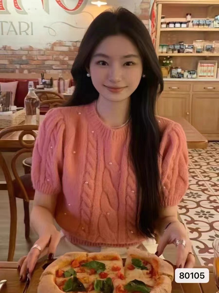 Korean Dongdaemun purchasing agent for autumn and winter sweet pearl solid color jacquard short-sleeved puff-sleeved sweater tops for women