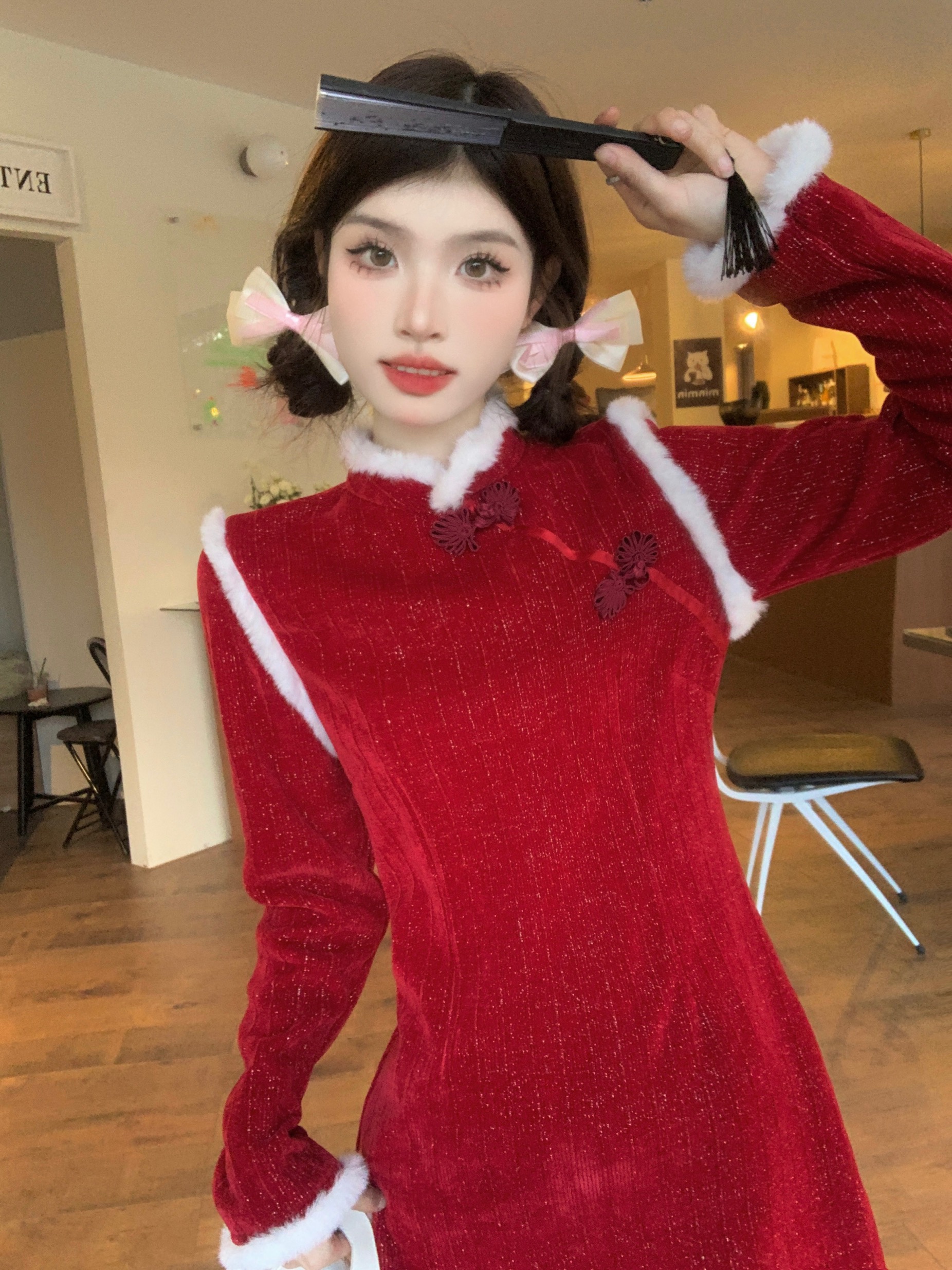 Actual shot of red New Year shirt, new Chinese-style Republican style retro cheongsam, fur stitching hollow dress