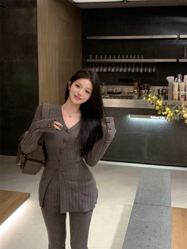 Actual shot of designer v-neck sweater suit, women's high-waisted straight casual pants two-piece set