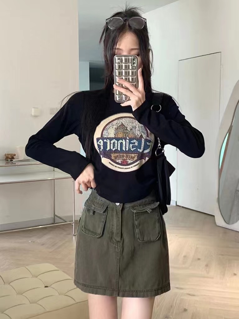 American retro striped long-sleeved T-shirt for women in autumn new sweet and cool hot girl short top slim-fitting bottoming shirt