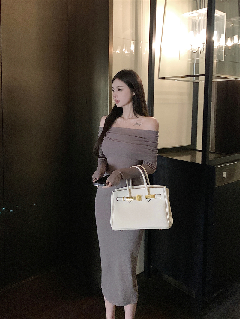 Real shot ~ Spring new one-shoulder pleated long-sleeved dress for women who want to slim down and look slimming bottoming long skirt