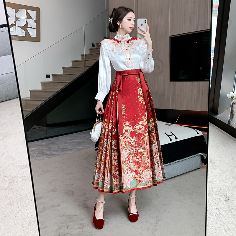 Real photos of fish and horse face skirts, Hanfu, new Chinese style suits, wedding toast suits, engagement dresses for four seasons