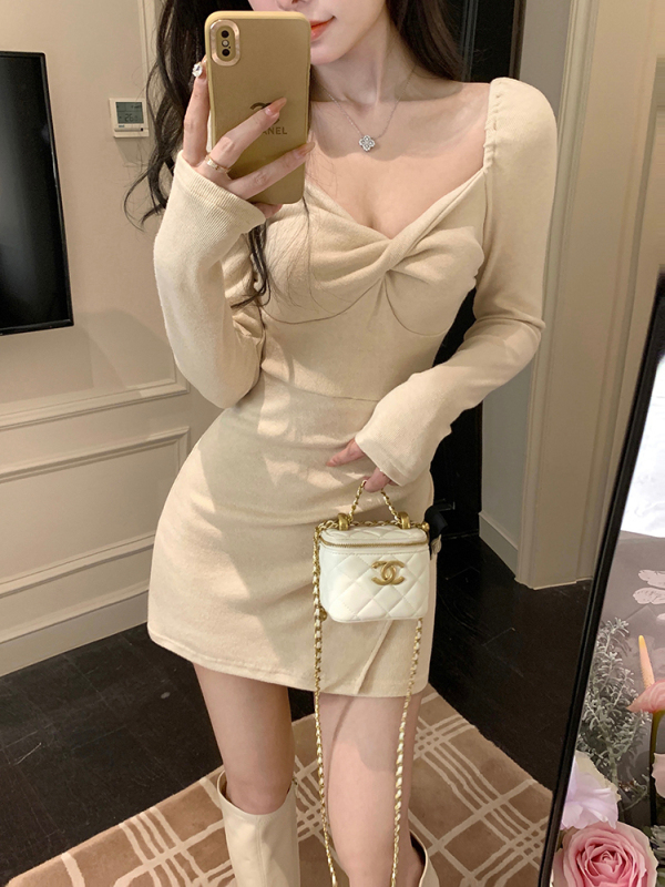秋季新款辣妹長袖方領內搭連衣裙女收腰氣質小眾設計感包臀短裙子