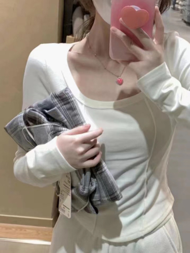 Actual shot of designer niche right shoulder long-sleeved T-shirt for women in spring and autumn with short bottoming shirt